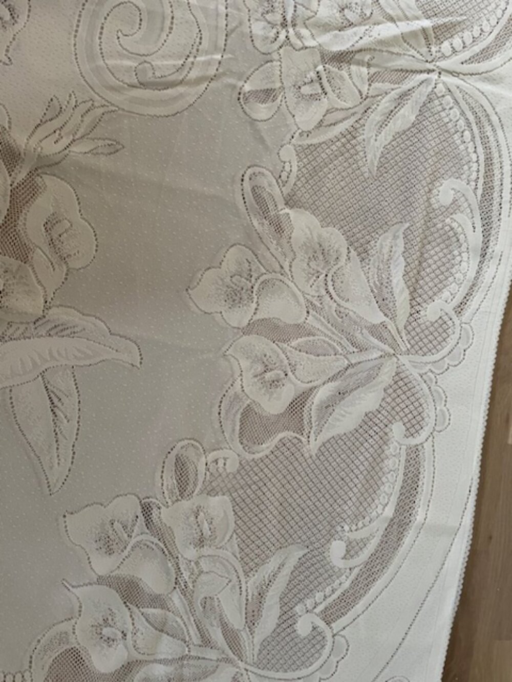 Ivory Lace 63" x 93" Tablecloth